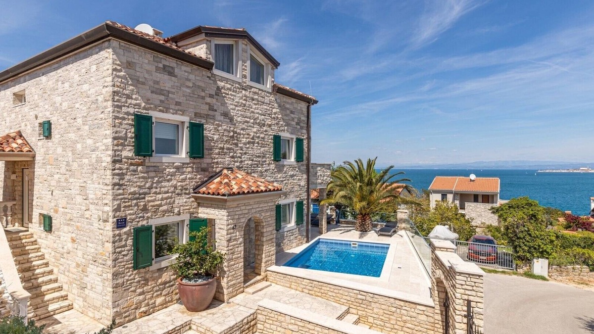 Crveni Vrh Villa | Beautiful Villa Milena with swimming pool