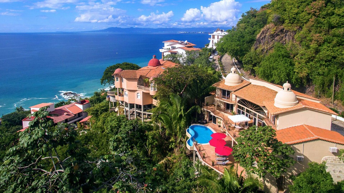 Conchas Chinas House | Beautiful Villa, Amazing Views in Upper Conchas Chinas, 6-9 Bedrooms