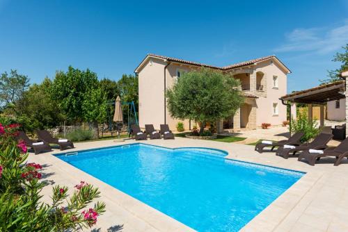 Brgod Villa | Beautiful villa Natura with pool in Labin