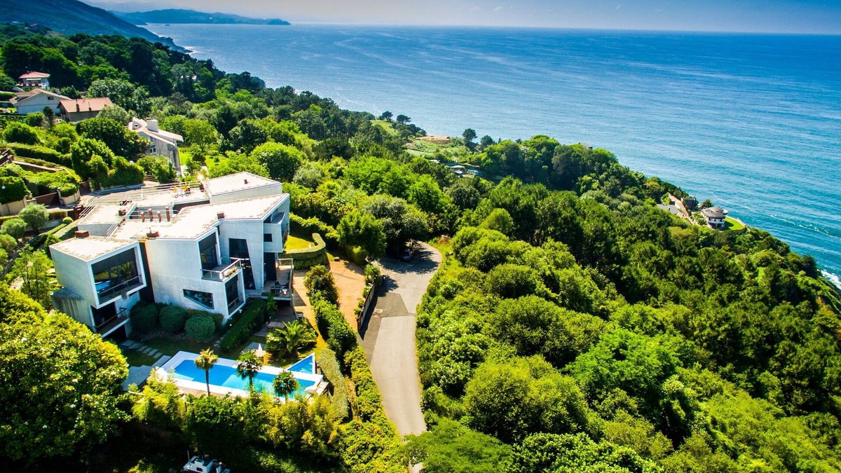 San Sebastian Villa | Beautiful villa with panoramic views of the sea Amezti 58