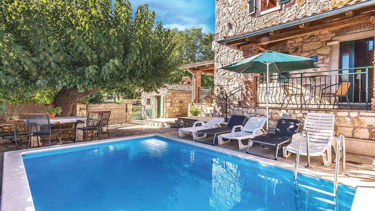 Fuskulin House | Beautiful villa with pool, sea view, KA, barbecue, WLAN, suitable for families