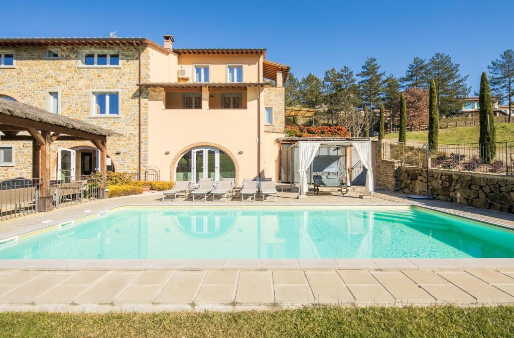 Porrena Villa | Beautiful villa with private lawn, pool and luxury SPA by VacaVilla
