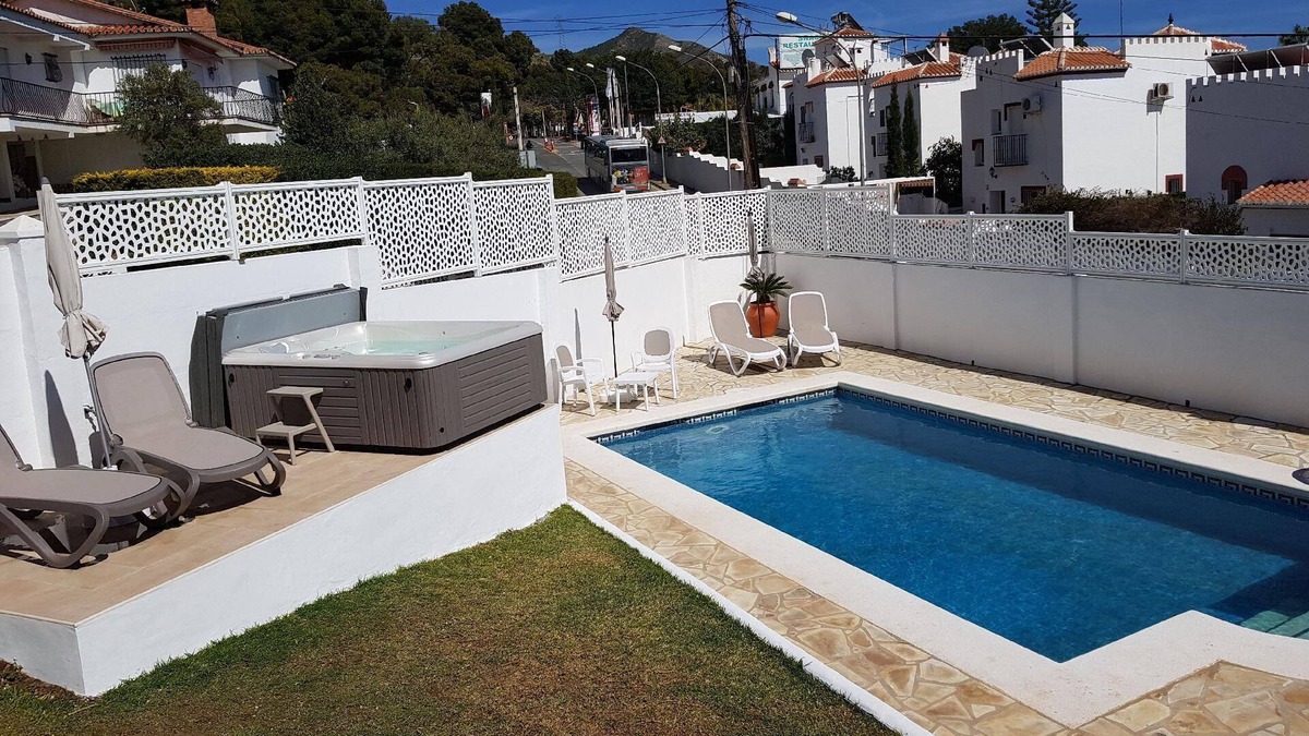 Maro House | Beautiful villa with sea views, large pool and jacuzzi in Maro - Costa del Sol