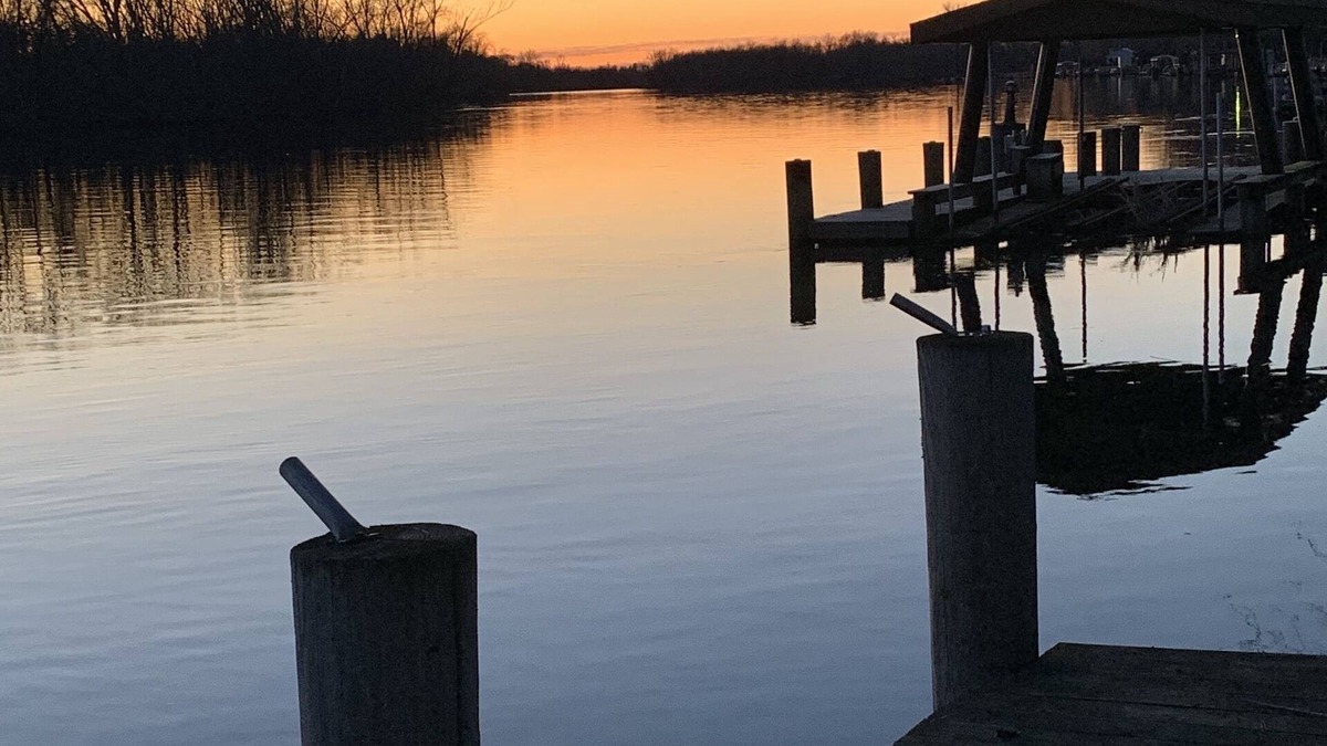 Fremont Cottage | Beautiful water front cottage with beautiful views and wonderful dock