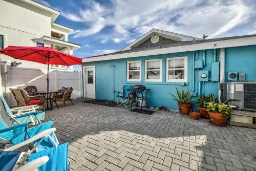Indian Shores House | Beautiful Waterfront Beach Cottage. Sleeps 6