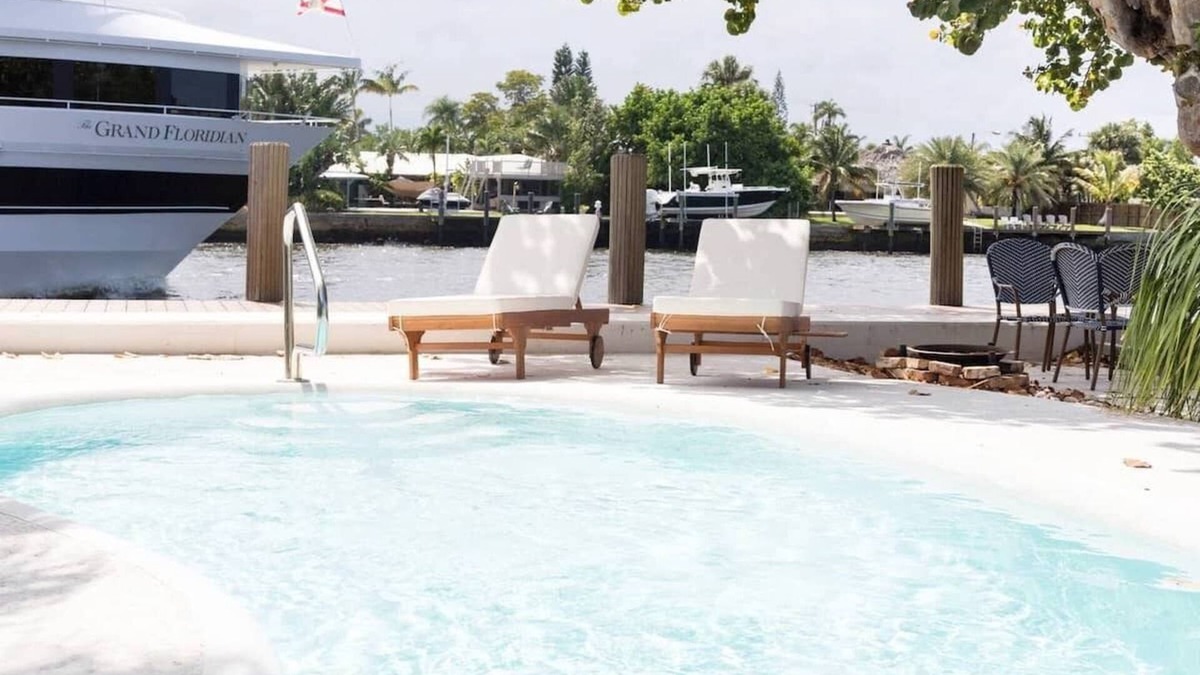 Cypress Point Condo | Beautiful Waterfront Condo on Canal with Pool & Walk to Beach! Boat Watch! 2b/2b