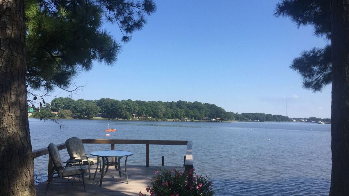 Norfolk - Virginia Beach Cottage | Beautiful Waterfront Cottage near Downtown Norfolk- A Peaceful Secluded Paradise