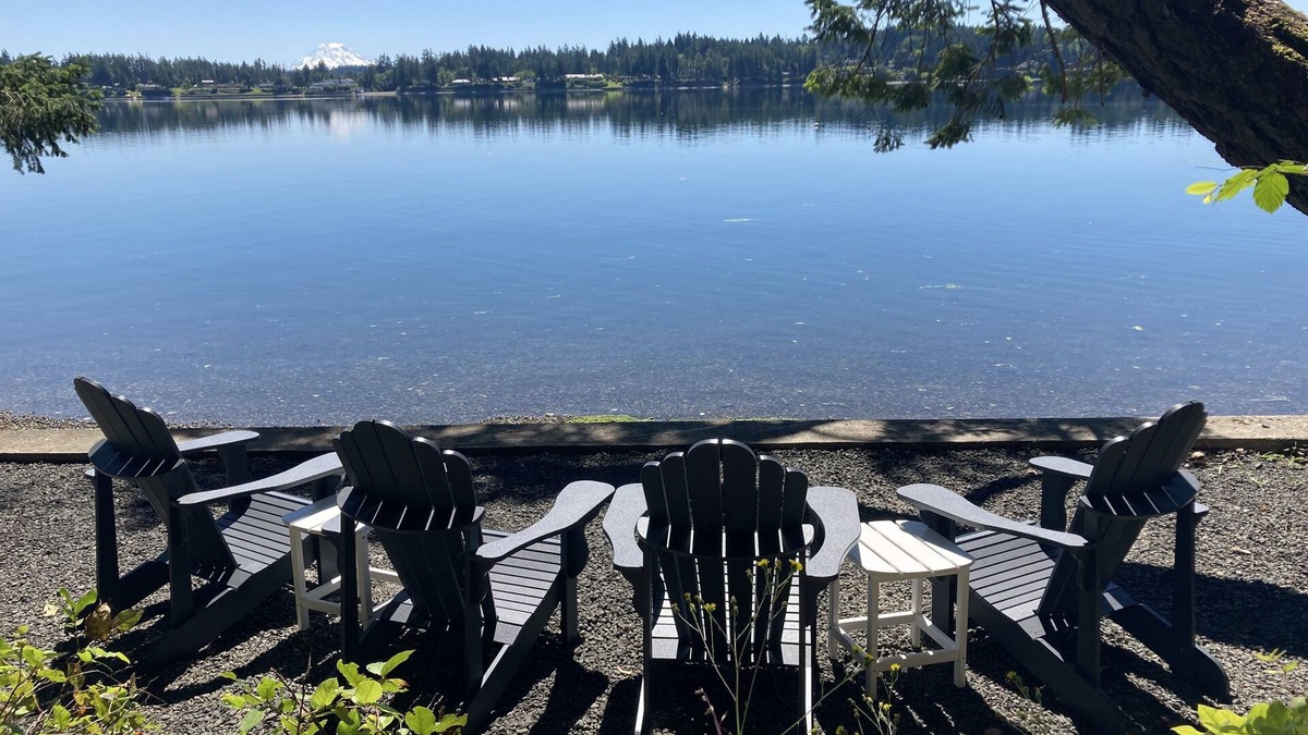 Olympia House | Beautiful Waterfront Home