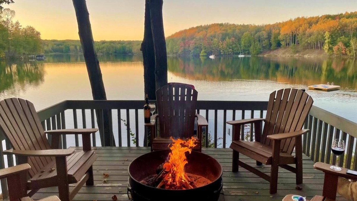 Canadian Lakes House | Beautiful Waterfront Property with year round fun
