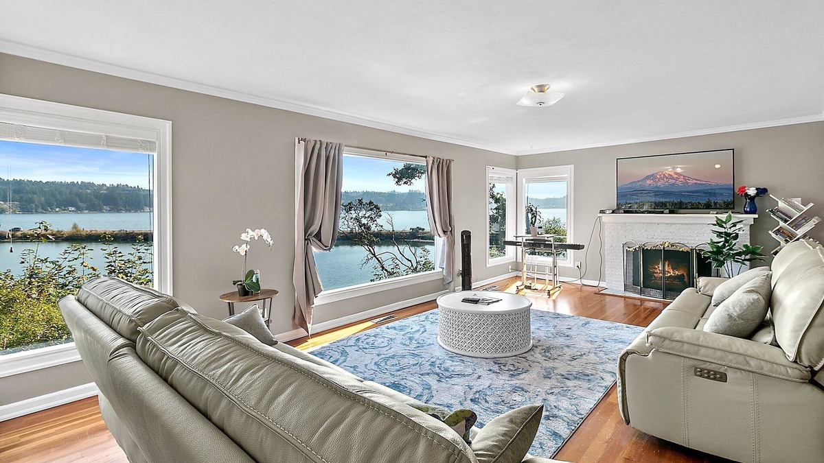Burley House | Beautiful Waterfront House with Relaxing Kyak & Seafood(clams&oysters) available