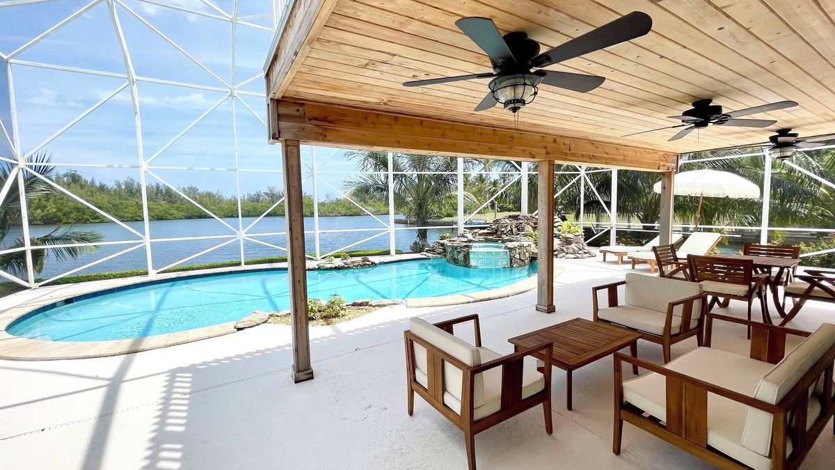 Hobe Sound House | Beautiful Waterfront Property