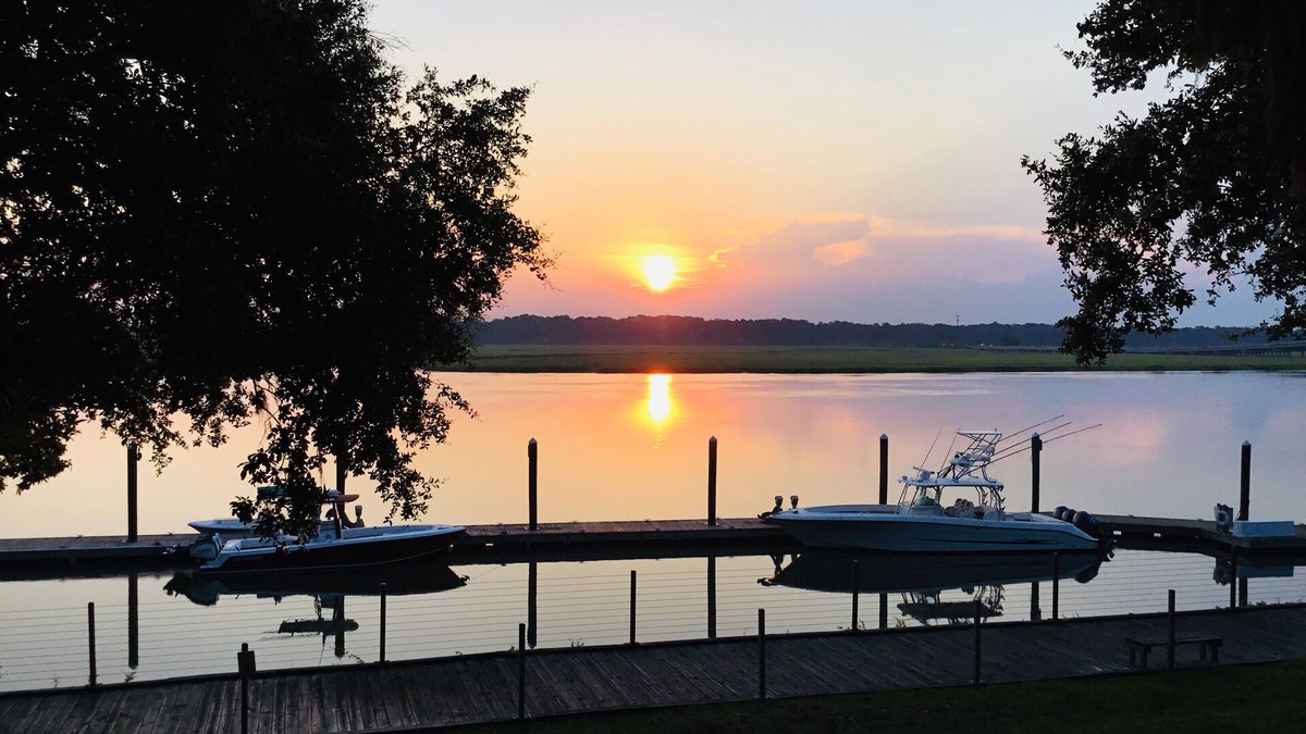 Beaufort Condo | Beautiful waterfront views, super clean, close to Parris Island and beaches!