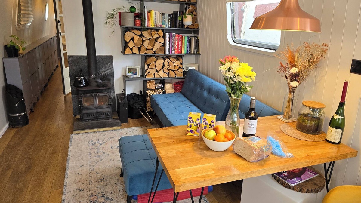 Paddington Boat Rental | Beautiful Widebeam Boat - London