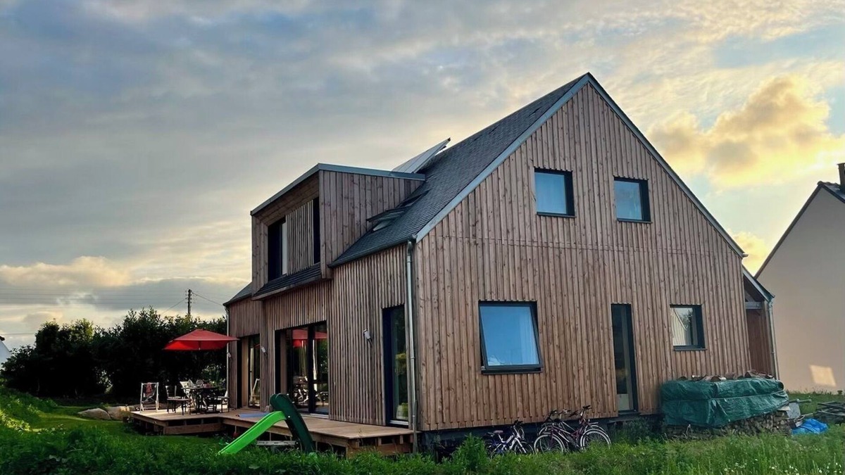 Trevou-Treguignec House | Beautiful wooden house 1 km from the coast