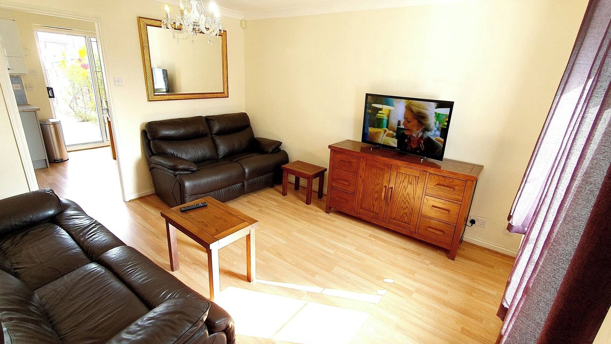Little Hulton House | Beautifull 3 bedroom House Manchester
