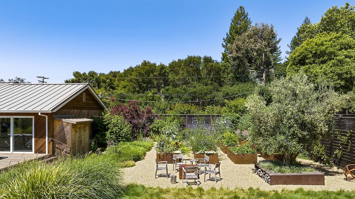 Freestone House | Beautifully Appointed MCM Home in Wine Country, Pool, Hot Tub, Gas Firepit