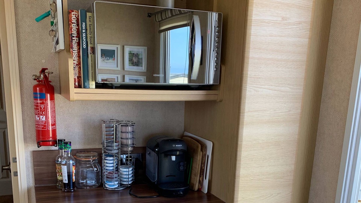 Crimdon House | Beautifully decorated caravan right next to the sea with picturesque views