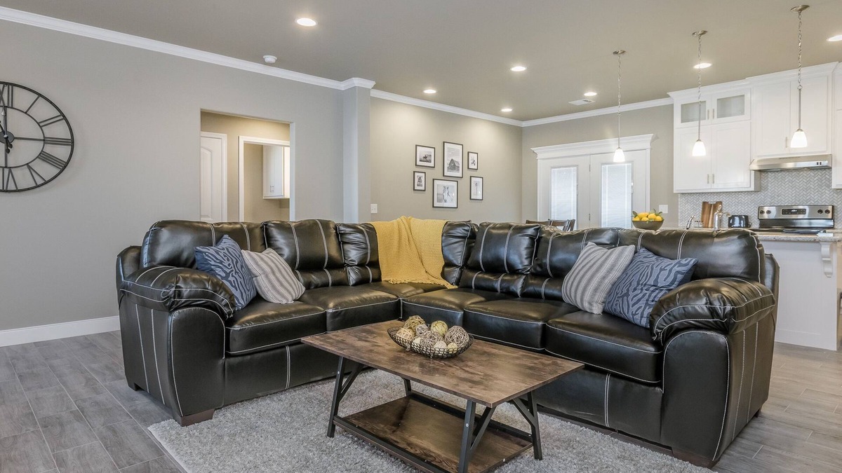 Canyon House | Beautifully Decorated New Home, King Bed, Washer/Dryer & Fully Stocked Kitchen