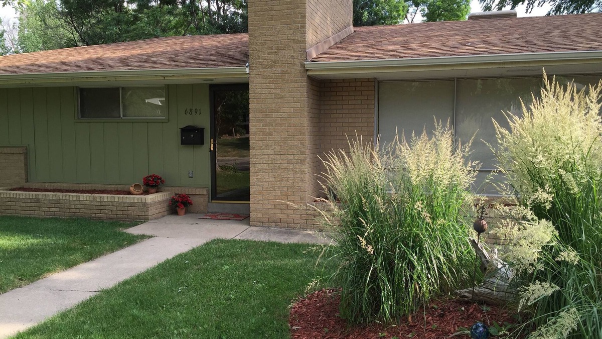 Littleton House | Beautifully decorated and updated 3 Bedroom Ranch