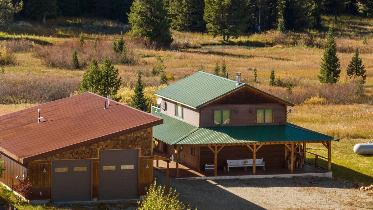Lazy Acres House | Beautifully Done Family Home Lazy Acres- The Big House at Bunkhouse