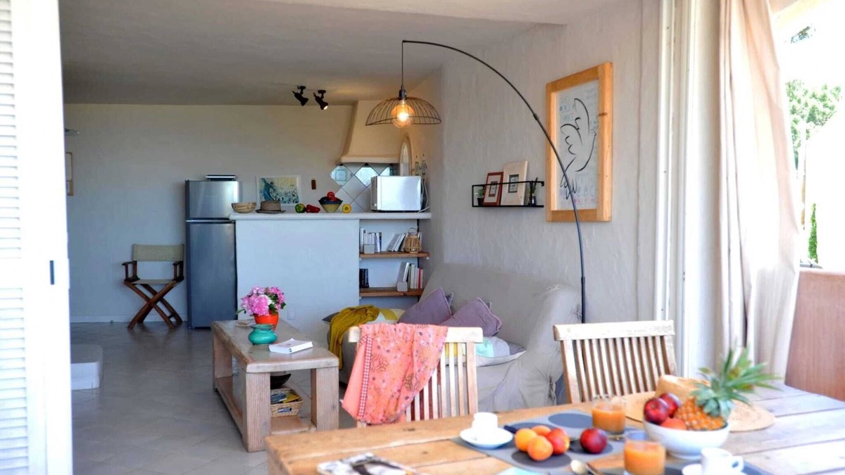Lecci Apartment | Beautifully furnished flats with sea view