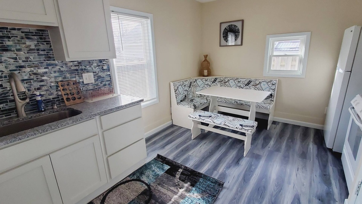 Fairport Harbor Cottage | Beautifully remodeled cozy cottage retreat