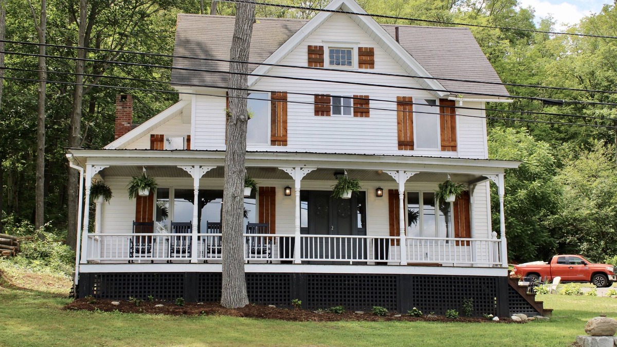 Branchport House | Beautifully Renovated Lakehouse on Keuka Lake