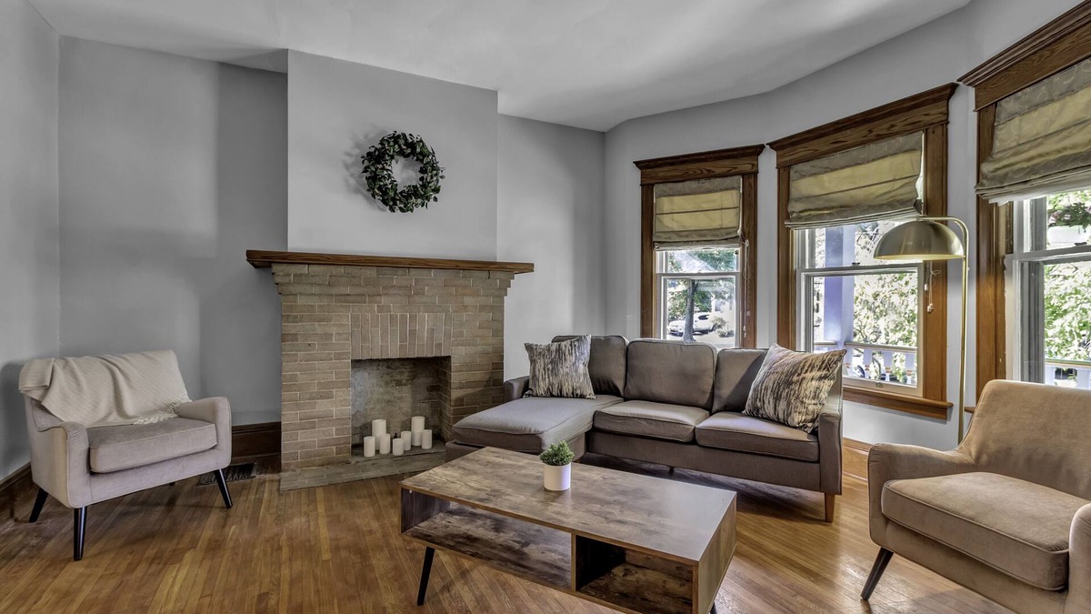 Albright Apartment | Beautifully Renovated 3 bedroom Elmwood Village Apt