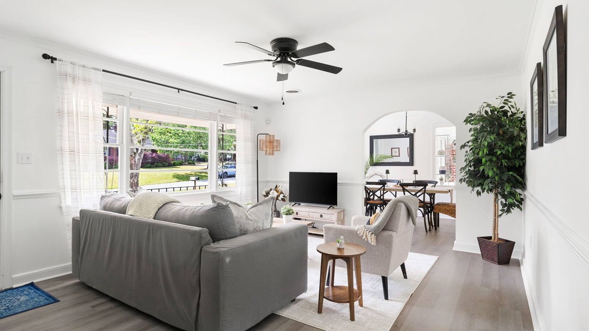 Hanahan House | Beautifully renovated 3BR house near Charleston, Park Circle, Beaches, Shipyard