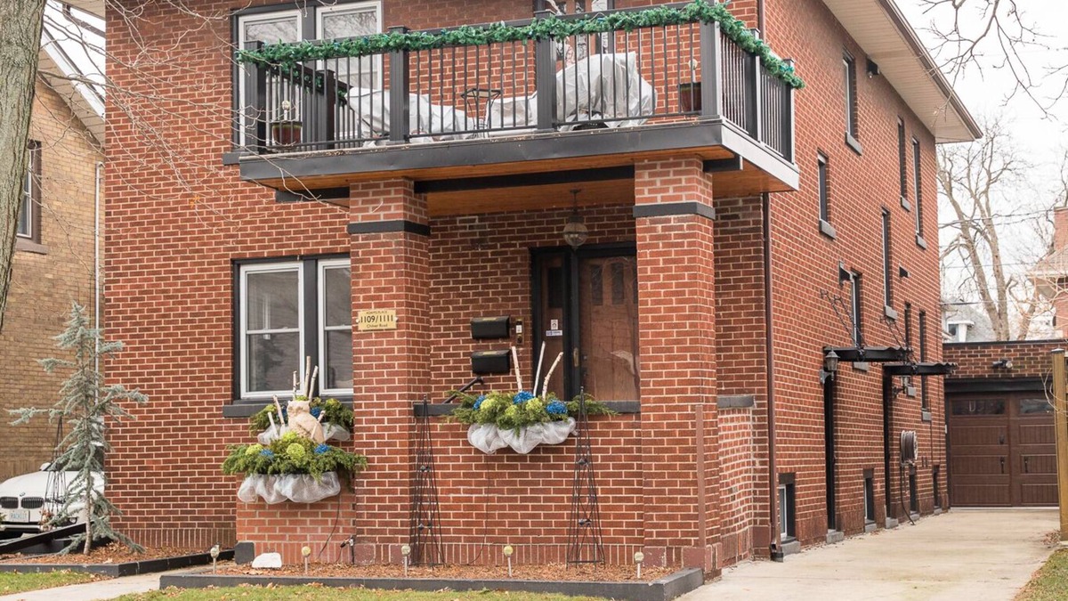 Walkerville Apartment | Beautifully renovated home in historic Walkerville.