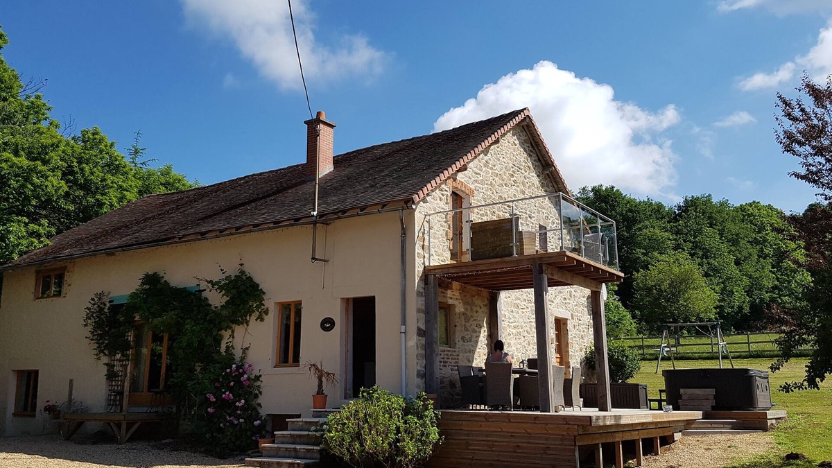 Pageas House | Beautifully Restored Farmhouse With Stunning Pool and HotTub. A great games room