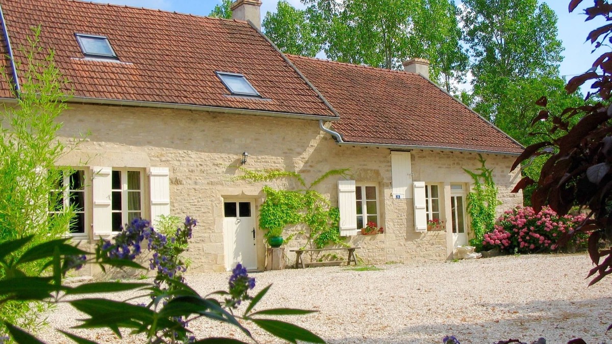 Corsaint Other | Beautifully restored farmhouse, magnificent views in central Burgundy