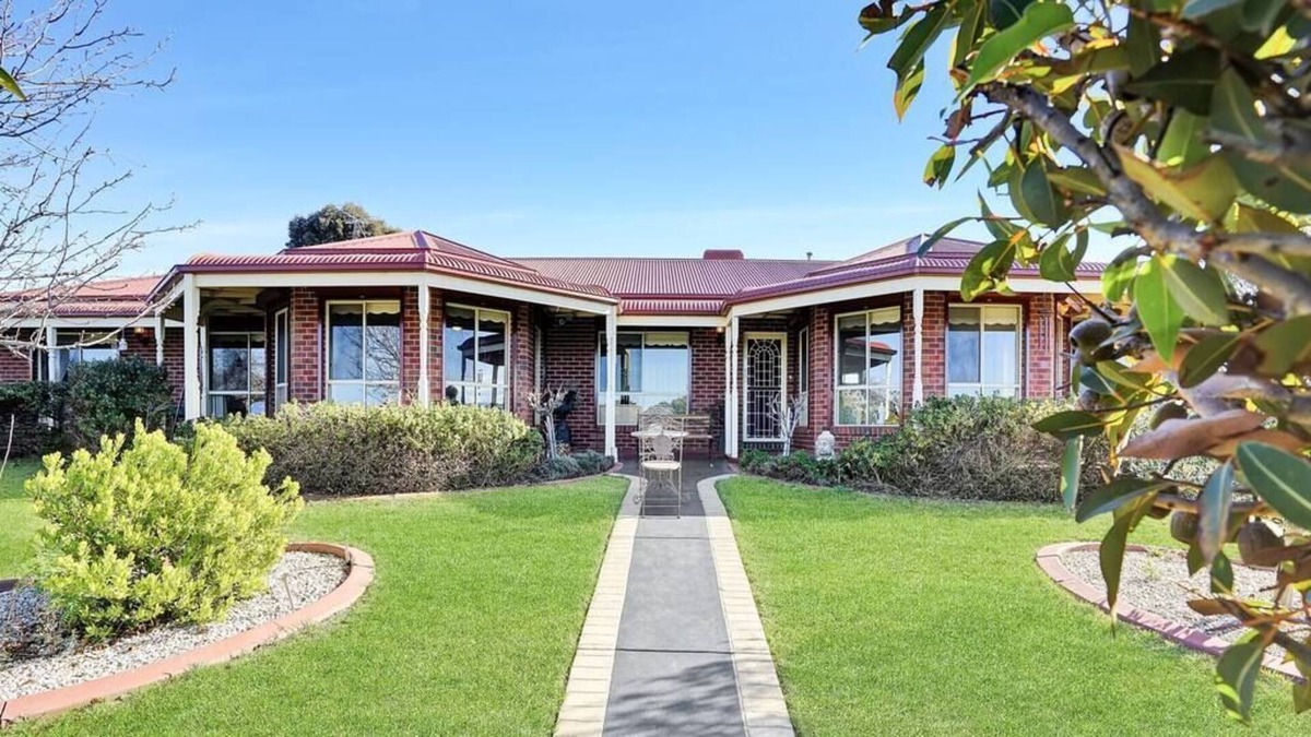 Darley House | Beautifully Rustic&Vintage Spacious Darley Home
