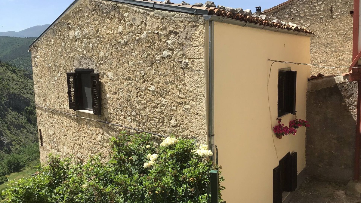 Pacentro House | Beautifully situated holiday home in one of the most Borgho of Italy