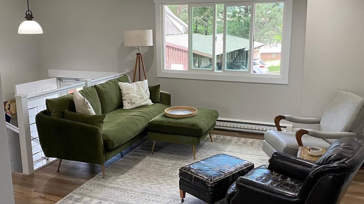 Moose Can Gully Apartment | Beautifully updated home in the South Hills