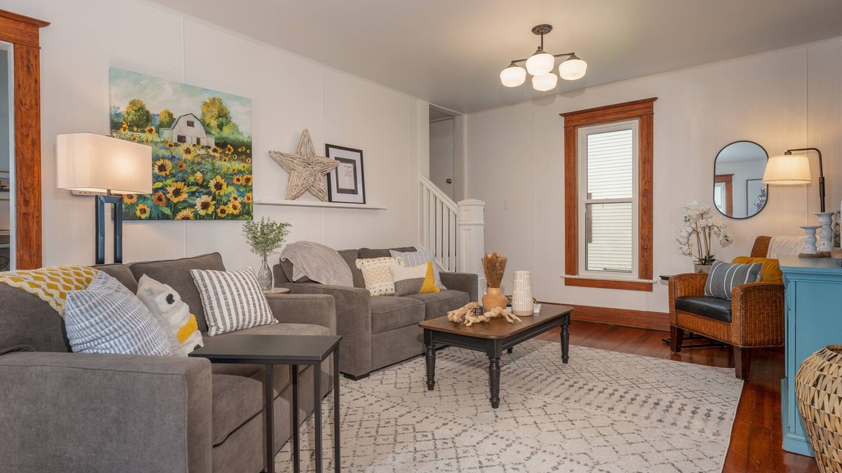 Forest City House | Beautifully updated cottage nestled in downtown Forest City!