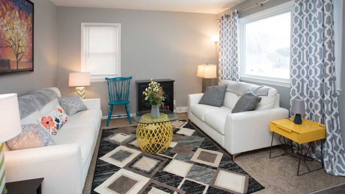 Benson House | Beauty in Benson! Remodeled 5 Bedroom (Sleeps 14)