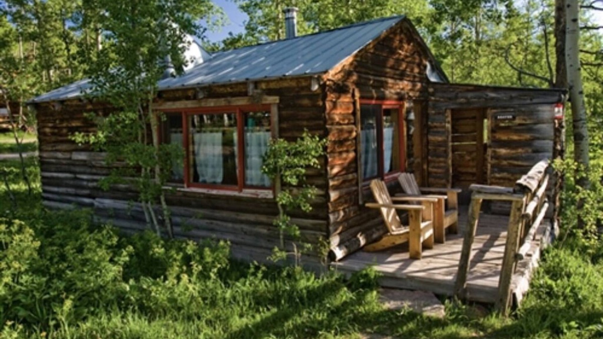 Clark Cabin | Beaver Cabin - Cozy rustic cabin