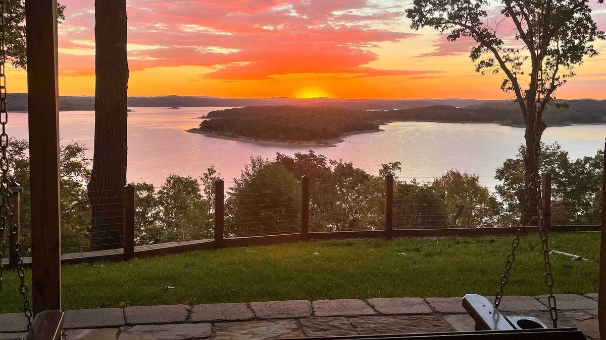 Garfield Apartment | Beaver Lake Retreat w/Lake Access & Fire Pit!