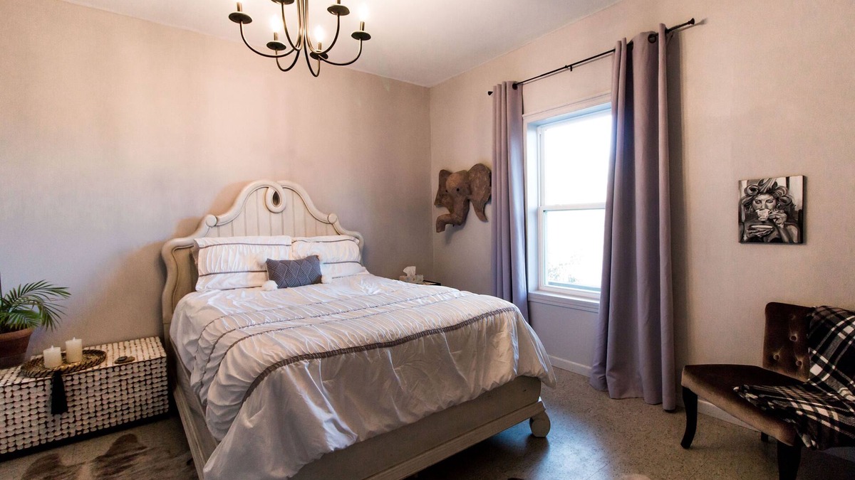 Rogers Apartment | Beaver Lakeview from your Pillow