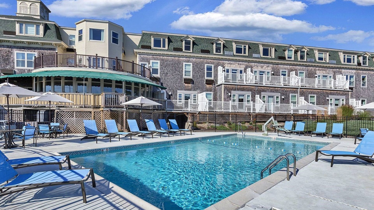 Jamestown Condo | Beavertail Lighthouse, Fort Getty Park &Festivals!