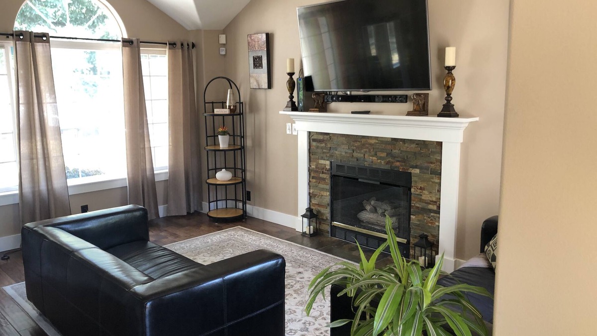 Beaverton House | Beaverton OR, Four Season Area! Cozy, 3 bedrooms, near everything! Pets Friendly