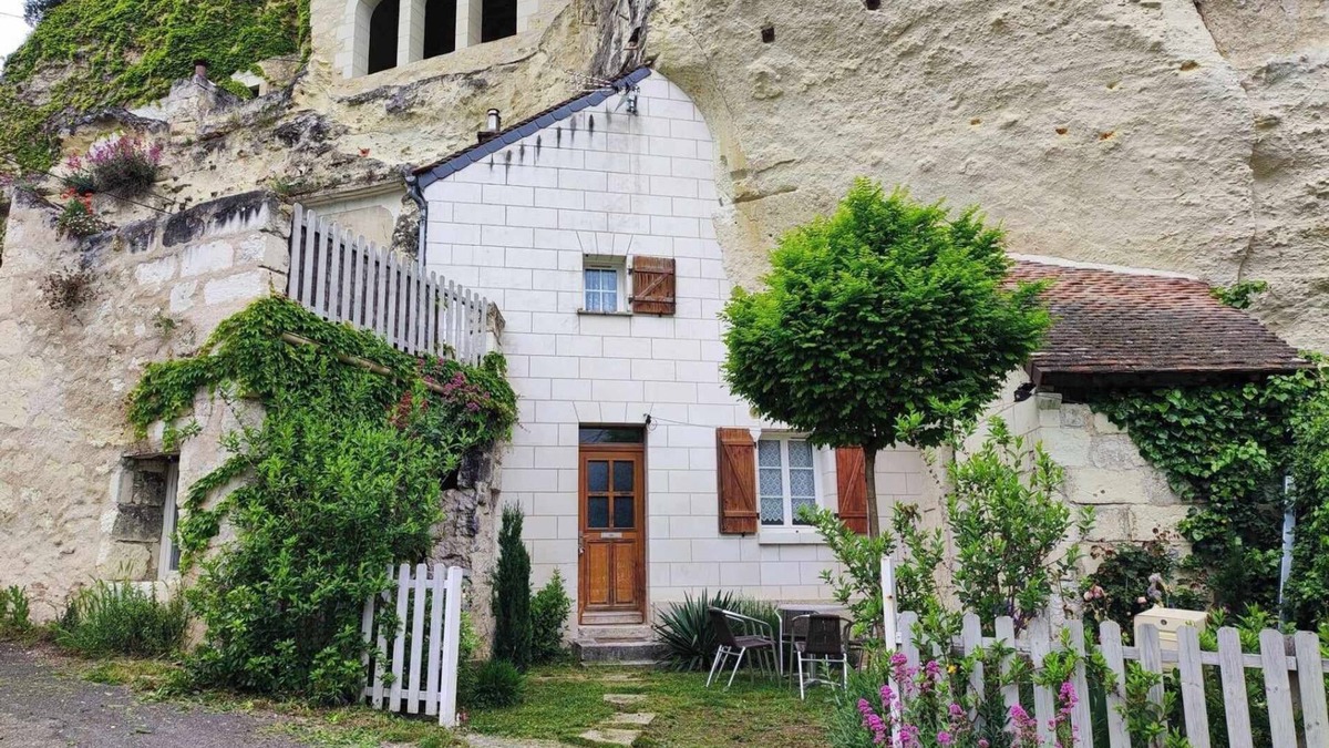 Bourre Apartment | Become real troglodytes for the duration of your stay