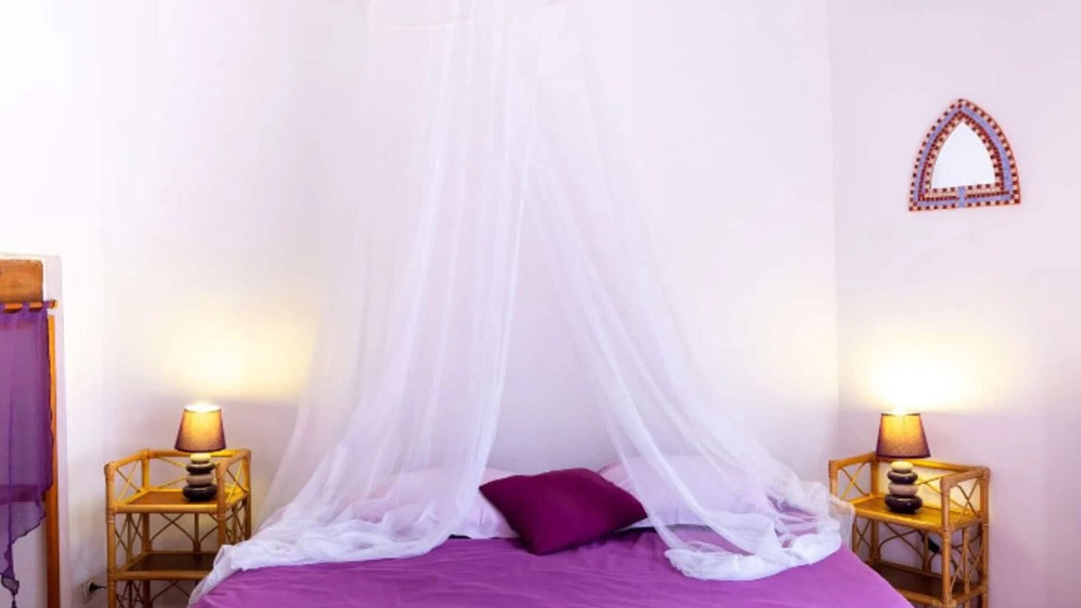 L'Epine Bed & Breakfast | Bed and Breakfast 'Ancolie' with Private Terrace, Shared Garden and Wi-Fi