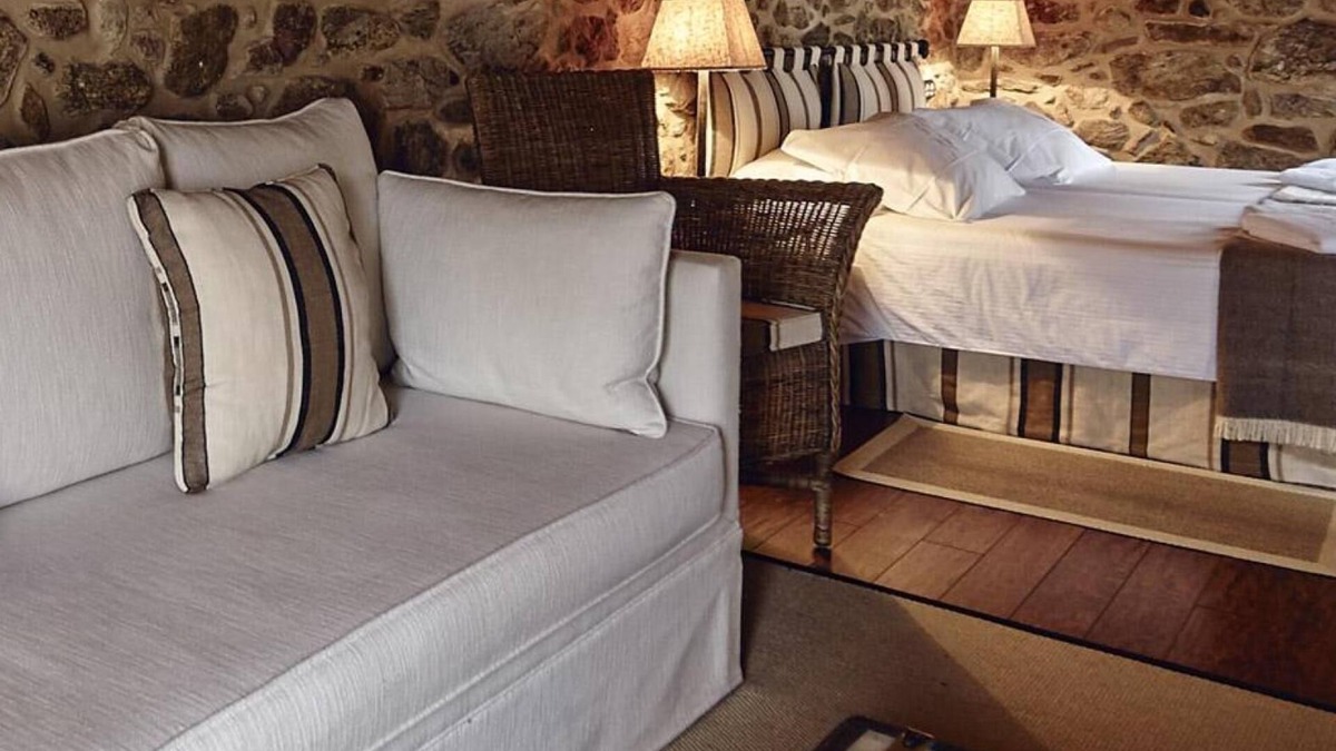 Camarinas Bed & Breakfast | Bed and Breakfast 'Arao' with Private Garden and Wi-Fi