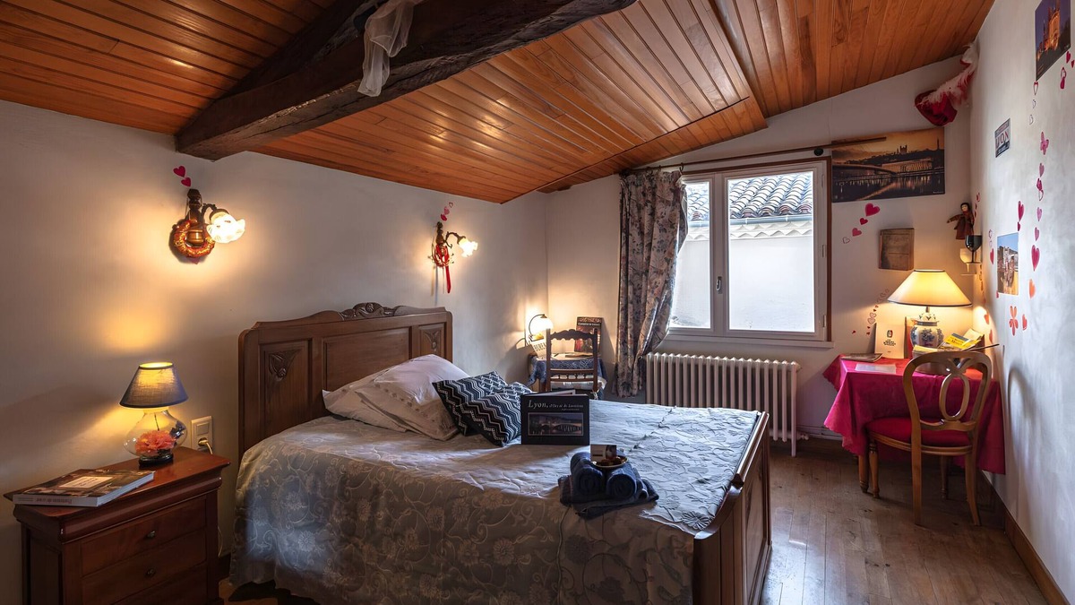 Puycasquier Bed & Breakfast | Bed and Breakfast 'Dame De Coeur' with Shared Terrace, Private Garden and Wi-Fi