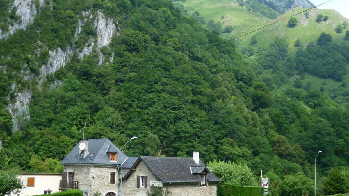 Accous House | Bed and breakfast for 2 or 3 people