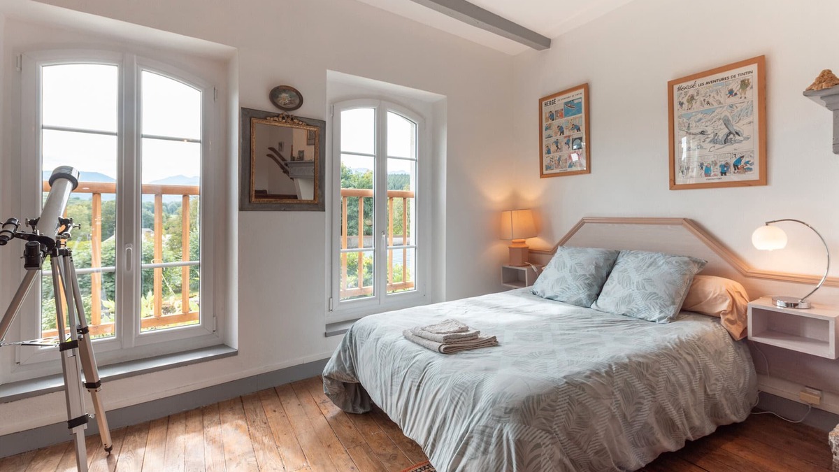 Lagarde Bed & Breakfast | Bed and Breakfast 'Chambre Mathilde Et Sa Suite' with Mountain View, Shared Terrace and Wi-Fi