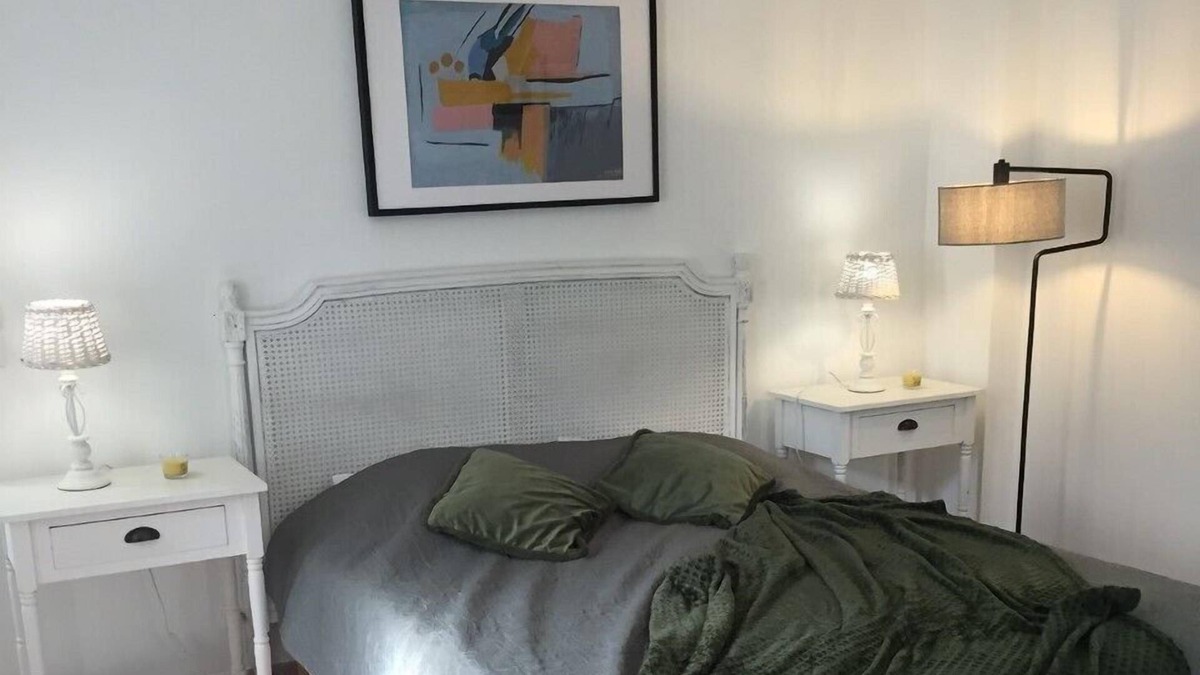 Saint-Fargeau House | Bed and breakfast with swimming pool, "La terrasse"