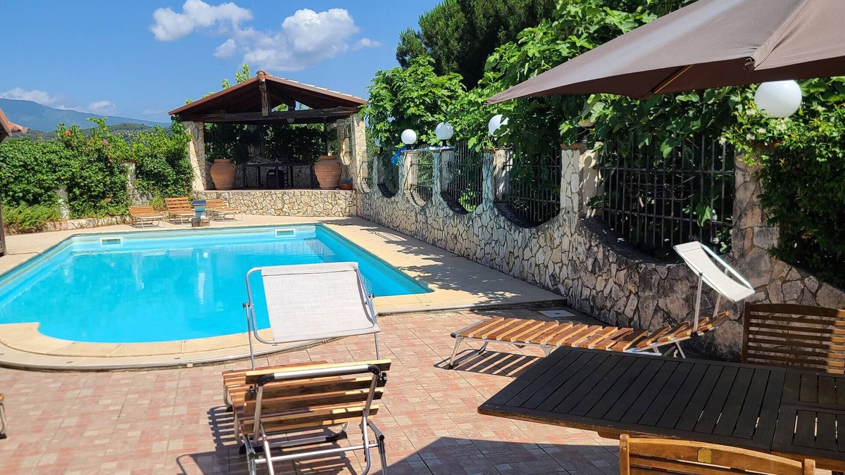 Arcavacata Bed & Breakfast | Bed and Breakfast "Gallo - La Cantina Del Contadino" with Shared Pool, Shared Terrace & Wi-Fi